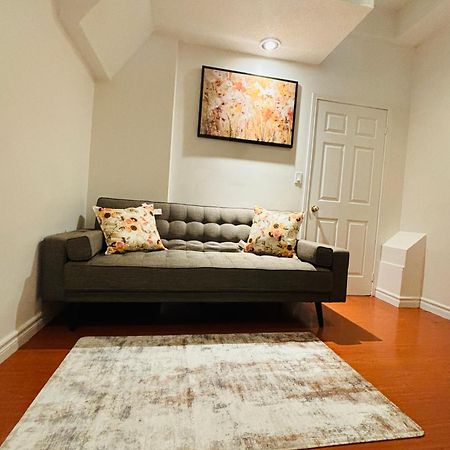 Cozy Walkout Basement With Tranquility Apartment Toronto Exterior photo